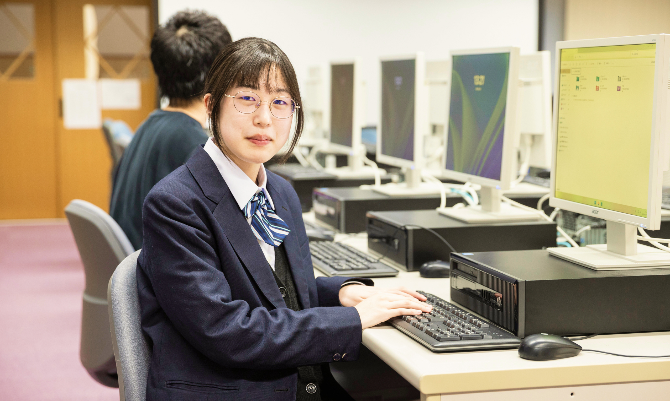 情報のメインビジュアル